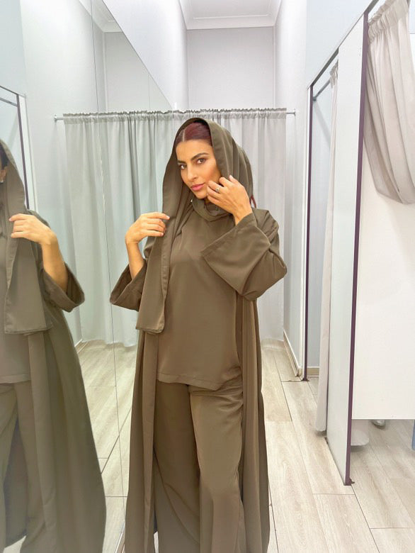 Hayat 4 piece set with scarf